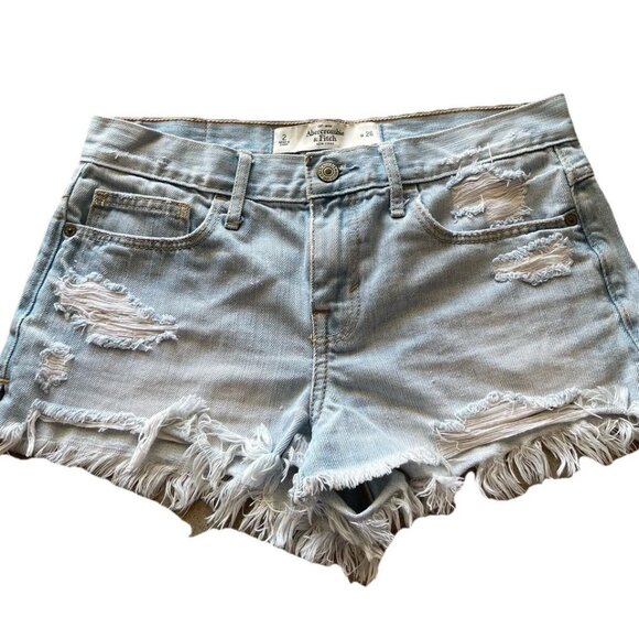 Abercrombie&Fitch ShortsSize 2 W 26 Blue Denim Distressed Frayed Hem Light Wash - Picture 1 of 16